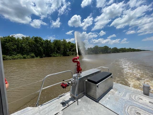 Metal Shark Defiant NXT Fireboat